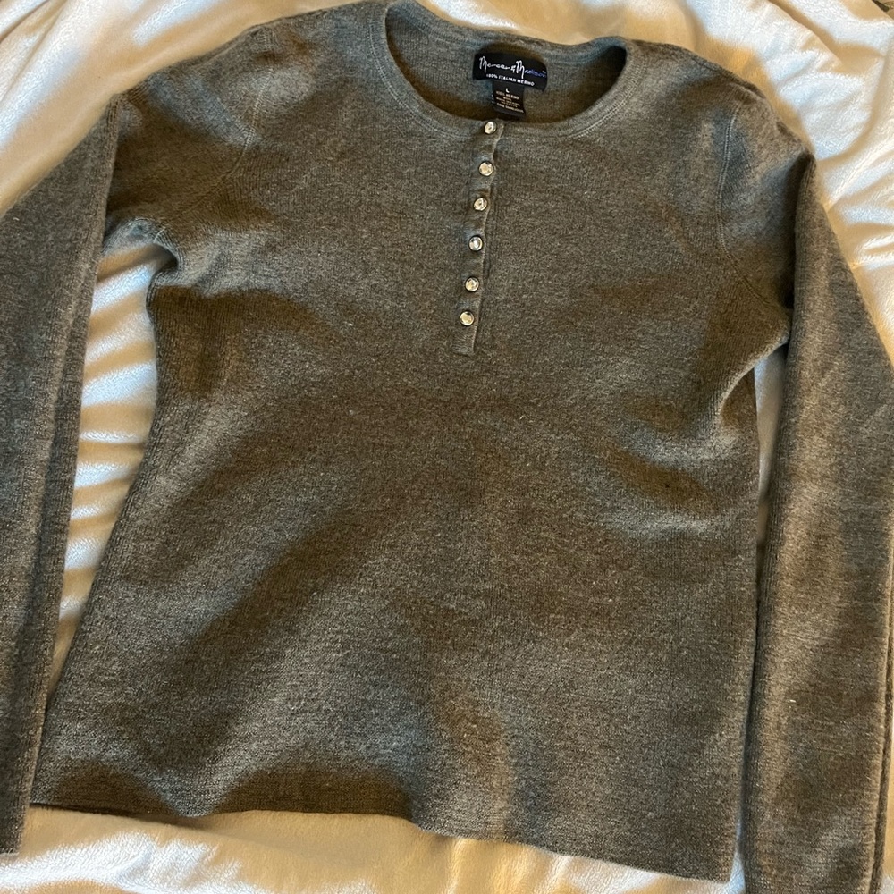 100% Wool Sweater/Top